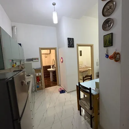 Lisi Apartment